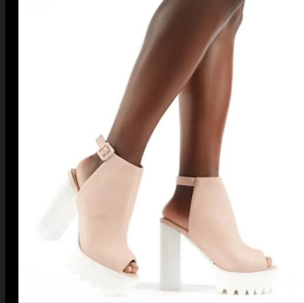 BAMBOO NUDE PEEPTOE PLATFORM BLOCK HEELS SANDALS 🌴